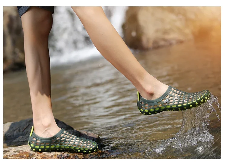 Summer new men's and women's hollow sandals men's anti slip breathable perforated shoes casual sports beach shoes water shoes
