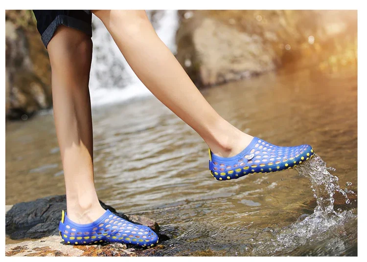 Summer new men's and women's hollow sandals men's anti slip breathable perforated shoes casual sports beach shoes water shoes